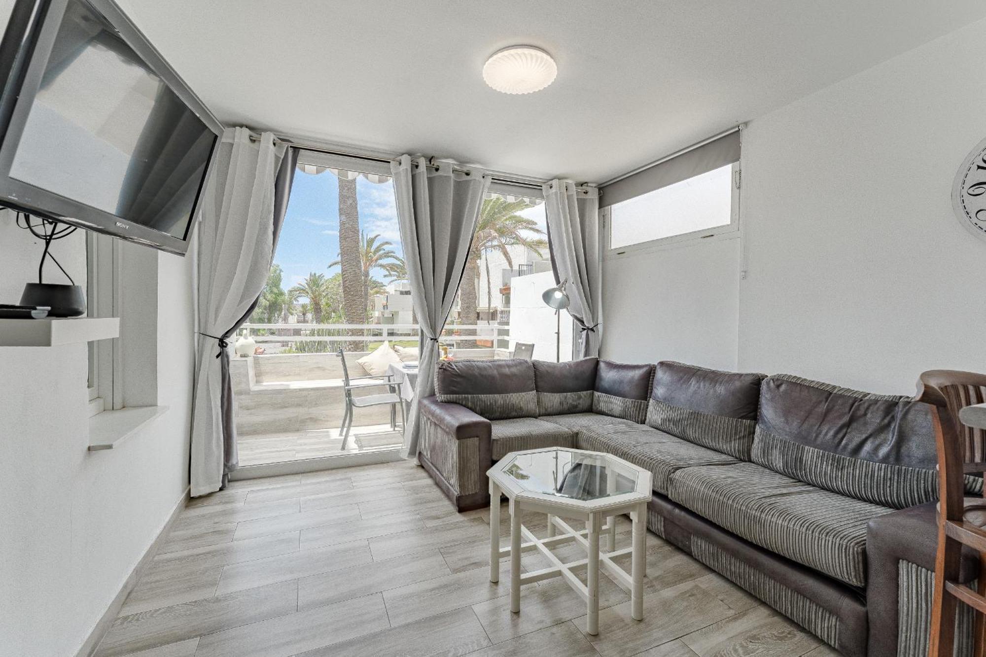 Primavera Tranquil Retreat 2-Bedroom Apartment With Balcony, Garden View & Fiber Wifi Arona  Exterior foto